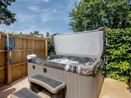 West Ashby House | The Chicken Coop