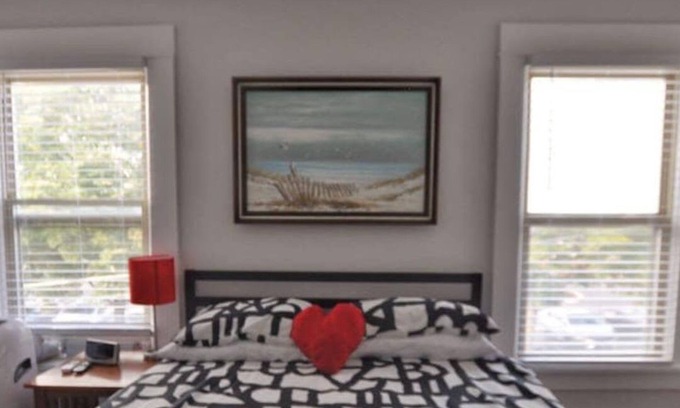 Olde Towne East Condo | The City Townhouse - 2 BR