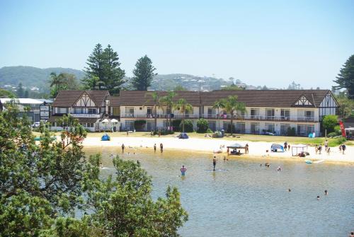 Wamberal Cabin | The Clan Terrigal