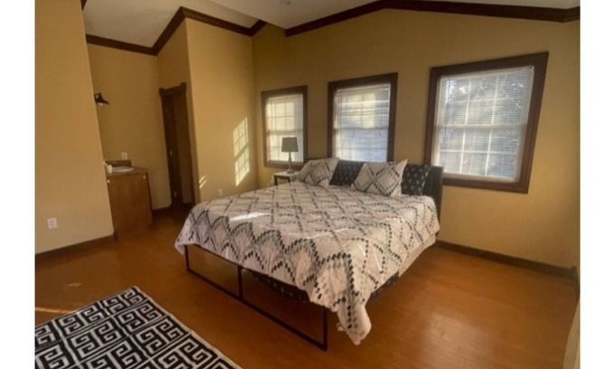 Bolivar Apartment | The Clark House