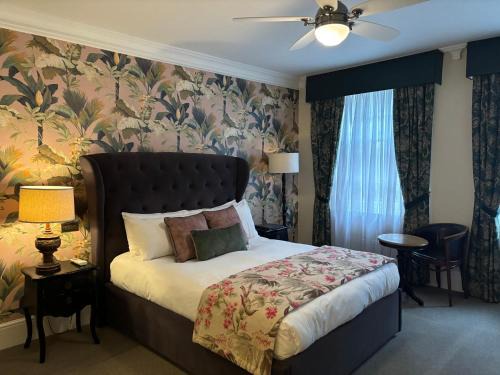 Farringdon Hotel | The Clerk & Well Pub and Rooms
