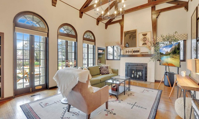 Central Clintonville House | The Clintonville Casita | Walkable & Inspiring