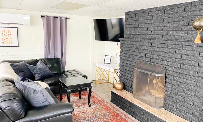 Sault Ste. Marie Apartment | The Club House - Suite 101