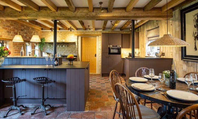 Priors Marston Cottage | The Coach House at Holy Well - sleeps 6 guests in 3 bedrooms