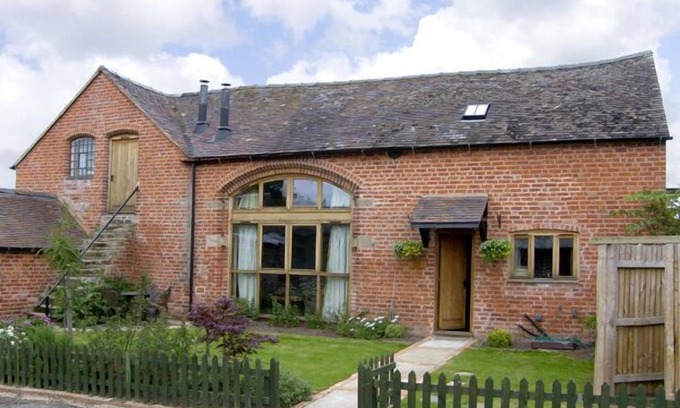 Pontesbury Cottage | THE COACH HOUSE, family friendly, with open fire in Great Lyth