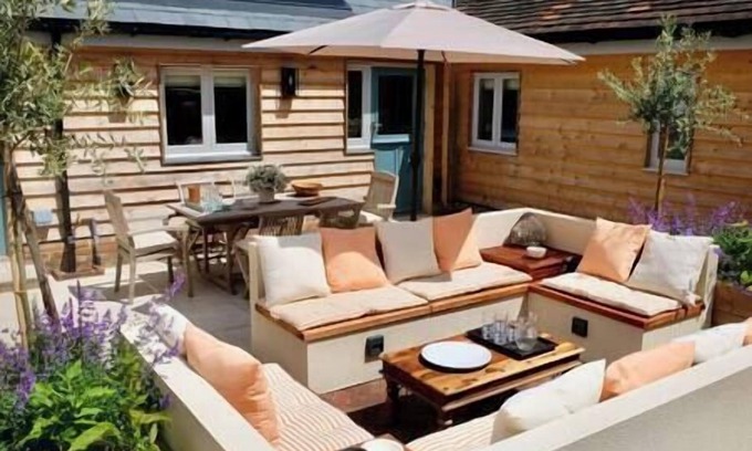 Scaynes Hill House | The Coach House @ Hoods Croft