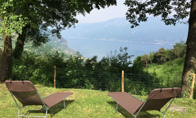 Toscolano Maderno House | The company of the silence of nature will be the background of your holiday