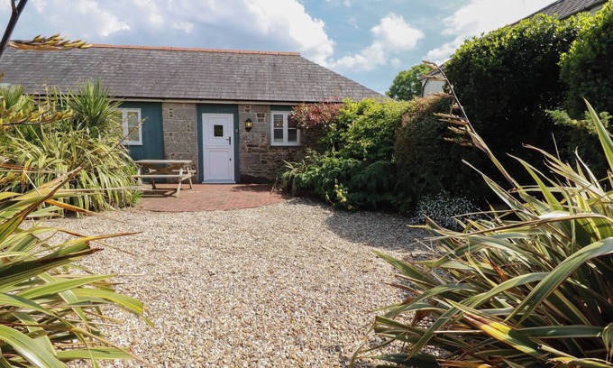 Truro Cottage | THE COPPER HOUSE, pet friendly, country holiday cottage in Truro