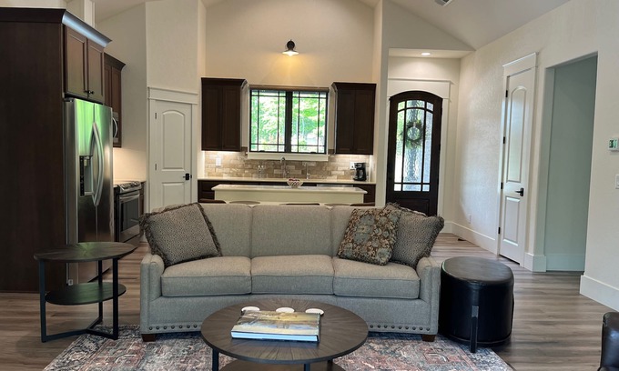 Tellico Village Cottage | The Cottage at Casa del Arbol (Tellico Village)