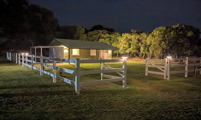 Gnangara Bed & Breakfast | The Cottage at Gnangara Park
