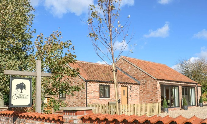Horncastle Cottage | THE COTTAGE AT GRANGE FARM BARNS in Hemingby, Lincolnshire