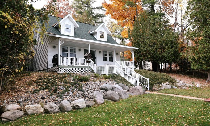 Hubbard Lake House | The Cottage at Hubbard Lake