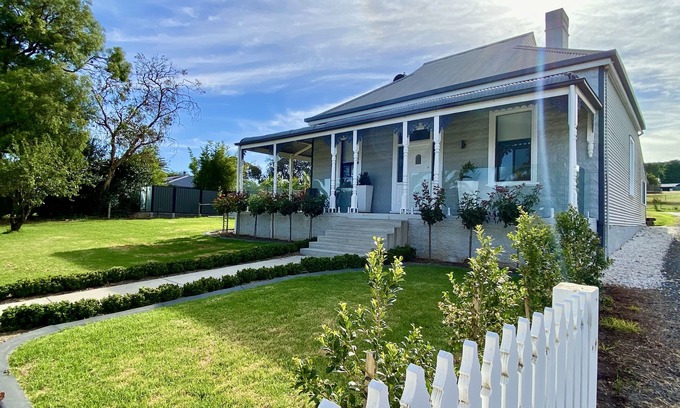 Seppeltsfield House | The Cottage at Seppeltsfield, Barossa Valley