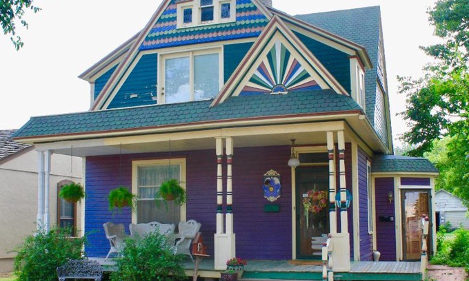 Great Bend Apartment | The Cottage Inn
