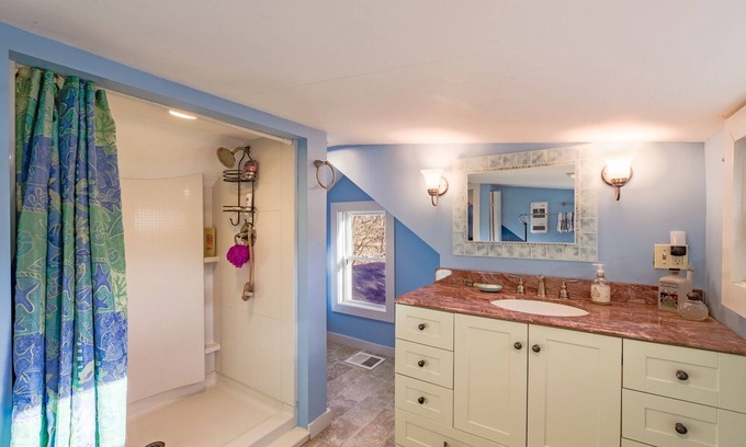 Camden Cottage | The Cottage on Sunset Ridge