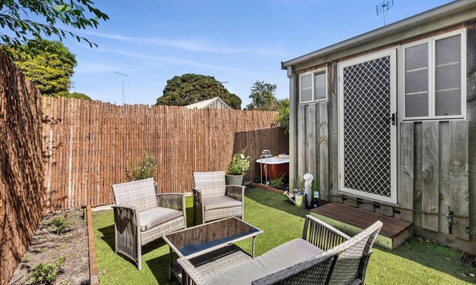Ocean Grove House | The Cottage- Pet Friendly with secure yard and close to beach and river!