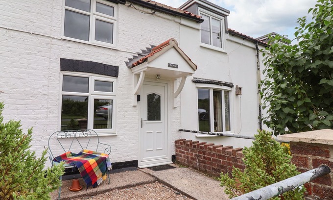 Kilham Cottage | THE COTTAGE, pet friendly, character holiday cottage in Kilham