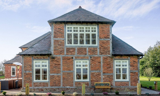 Linton House | The Cottage Vineyard