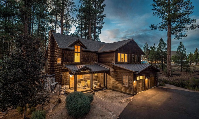 Truckee House | The Cottages ~ Golf, Pool, Play ~ 2-Bedroom