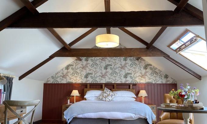 East Knighton Hotel | The Countryman Inn