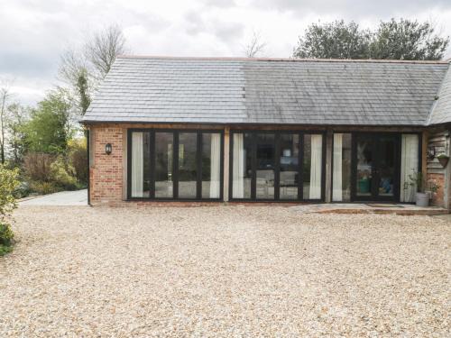 Winterborne Zelston House | The Courtyard - Hilltop Barn