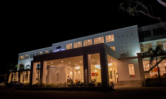 Kalagedihena Hotel | The Covanro