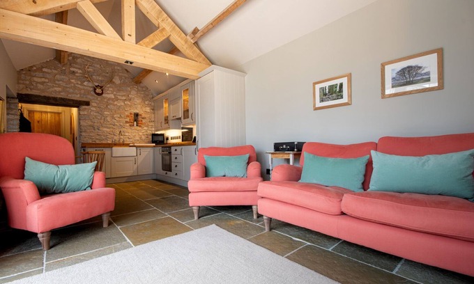 Sheldon Cottage | The Cowshed - Once a cow shed, this cosy cottage sleeps four