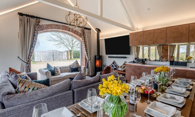 Welby House | The Cowshed - Haceby