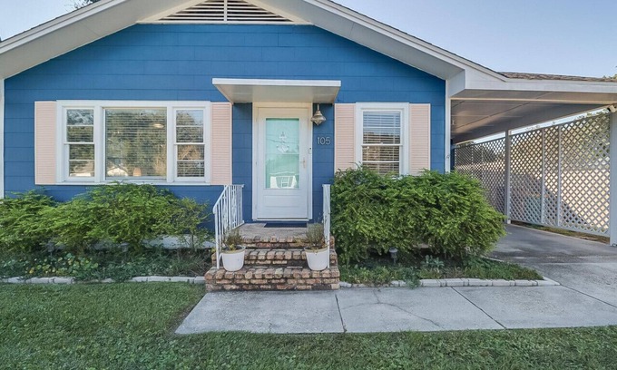 Long Beach House | The Cozy Blue Cottage