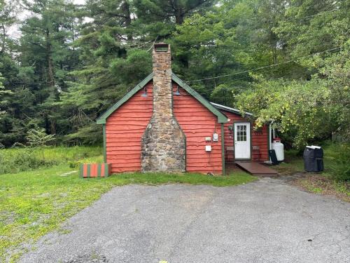 Blakeslee House | The Cozy Cabin