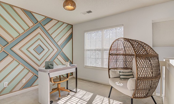 Greensboro House | The Cozy Daydream - Pool Access - 7 miles to PTI Airport