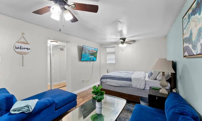 Arlington Apartment | The Cozy Deal, Laundry, Wi-fi, Central