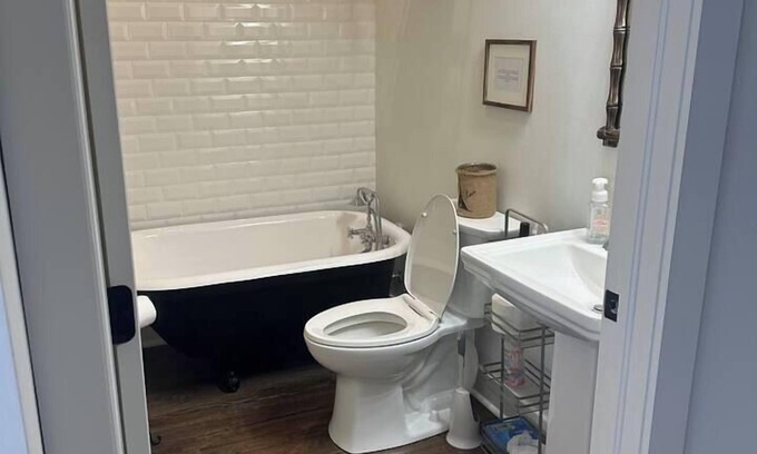 Pawhuska Apartment | The Cross Bell Downtown 205