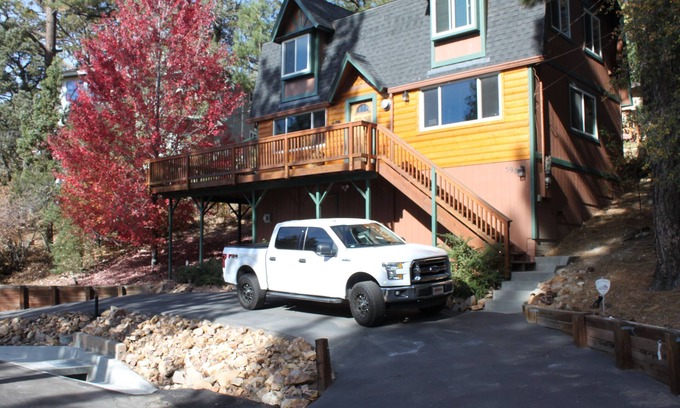 Moonridge Cabin | "The Deck at Moonridge" Huge Deck With View! Clean. Close To Slopes!