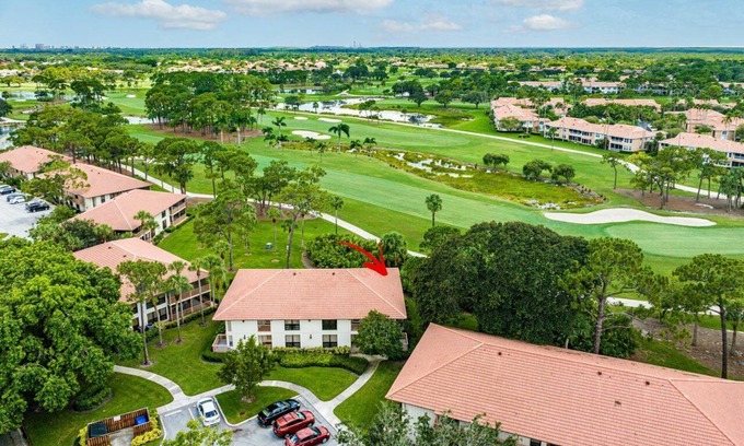 Hunt Club Apartment | The Delightful Golf Villa