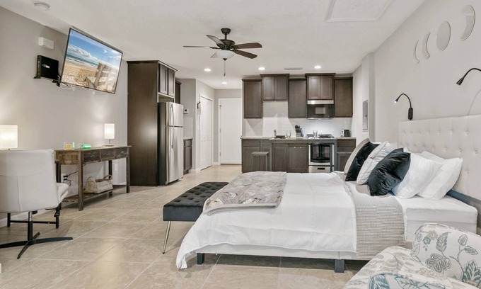 Middleburg Apartment | The Den at the Ravines |Queen Studio |Full Kitchen |Screened Balcony |Dogs Ok |Wooded Scenery |Quiet