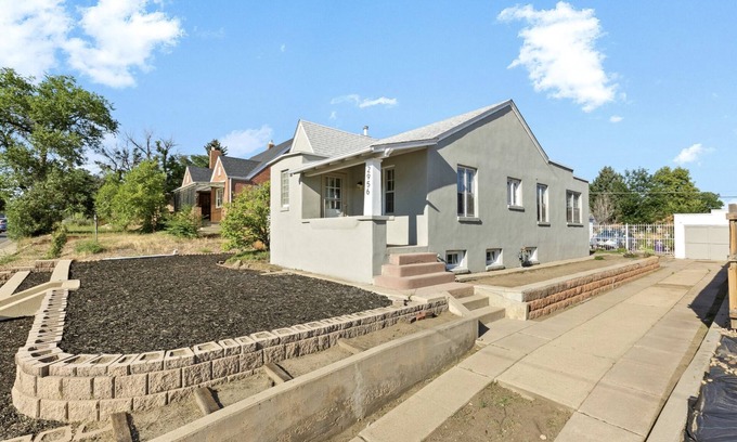 Edgewater House | The Denver Digs- Perfect Denver Getaway in the West Highlands Neighborhood!