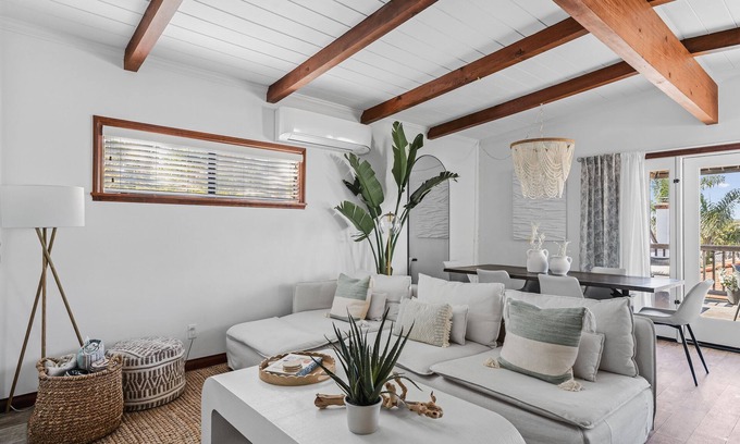 Point Loma House | The Driftwood. Oceanfront Retreat by Sunset Cliffs