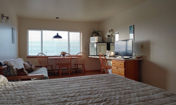 Yachats Hotel | The Dublin House Motel