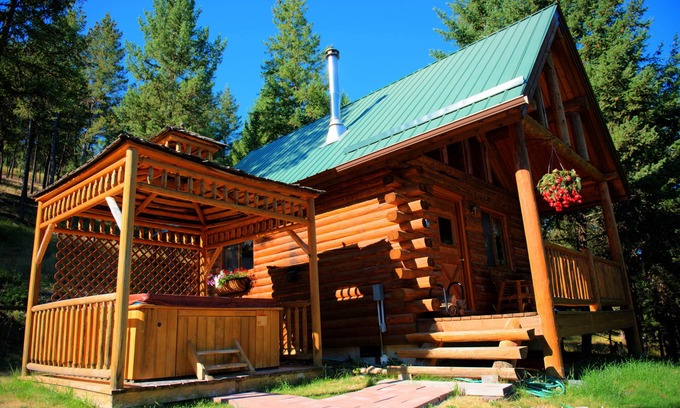 Rexford Cabin | The Eagle's Nest - A Romantic Hideaway for Two with Private Gazebo and Sp