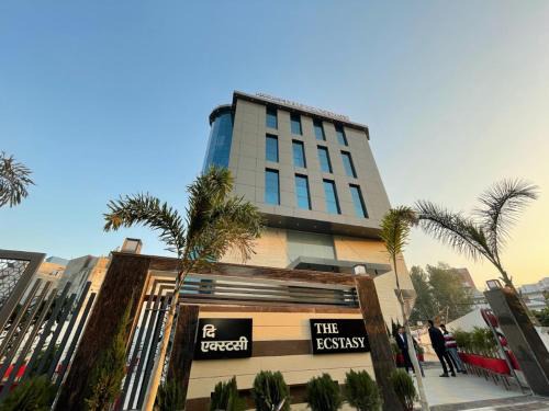 Gomti Nagar Hotel | The Ecstasy Hotel