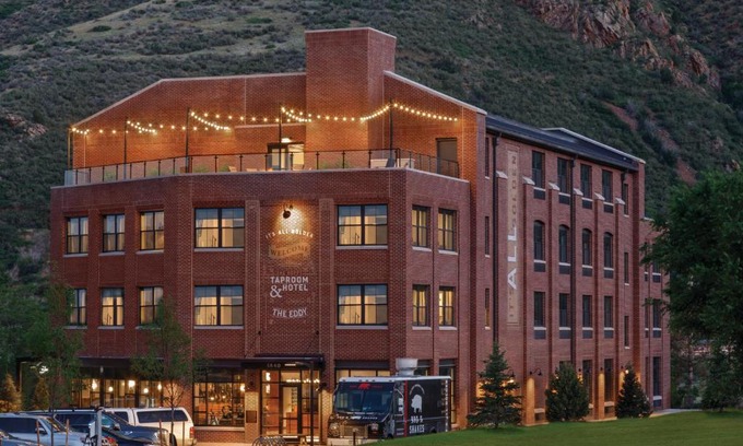 Kinney Runn Hotel | The Eddy Taproom & Hotel