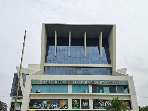 Gandhinagar Hotel | The Eiffel Hotel & Banquet