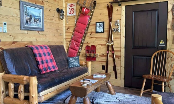 Clam Lake House | The Elk Inn - Lower Clam Lake