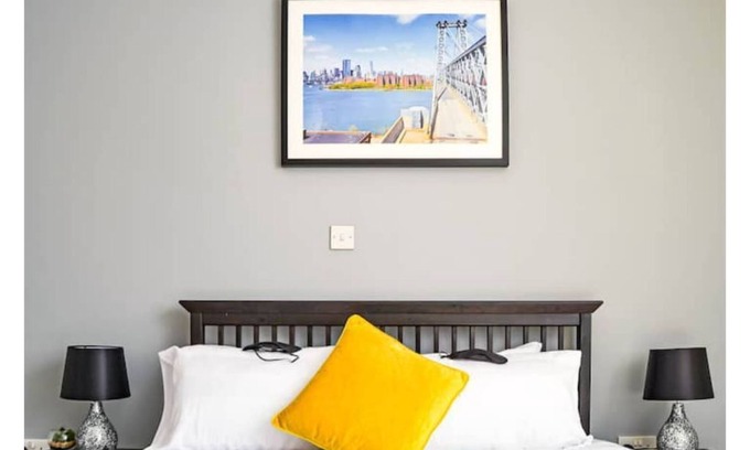 Grangetown Apartment | The Ella Fitzgerald - Modern, Central 2 BD flat.