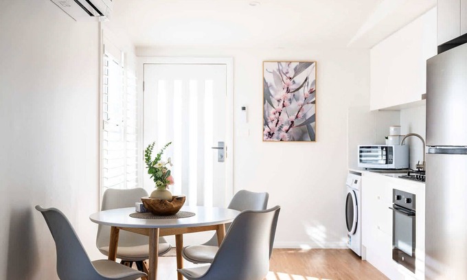 Orange Apartment | The Elm Apartments | The Pink Room