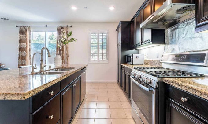 Valle Lindo House | The Emerald on Blossom Way #41628