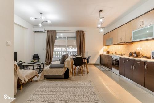 Aigaleo Apartment | The 'Εmeralds' House Project In Egaleo