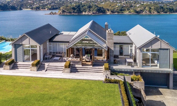 Oneroa House | THE ESTATE | Coast & Country | WINTER DEAL - Stay for 3, Pay for 2