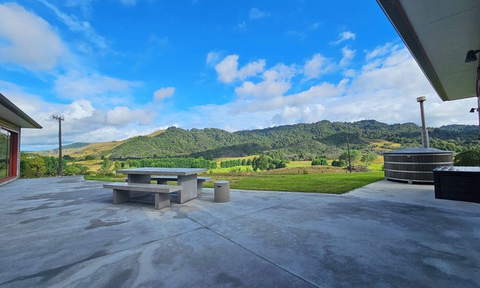 Te Anga House | The Estate House: peaceful countryside stay